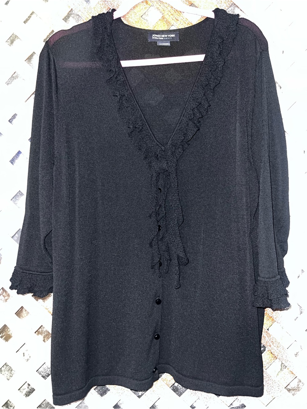 Jones New York Black Ruffle V-Neck Button Front light knit sweater size 1X